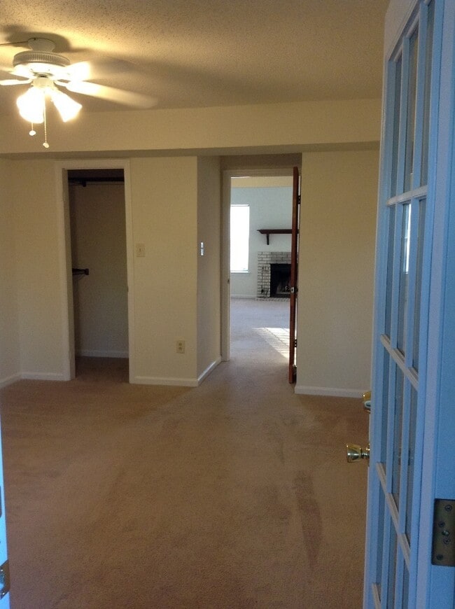 Building Photo - 1508 Fairfax Dr