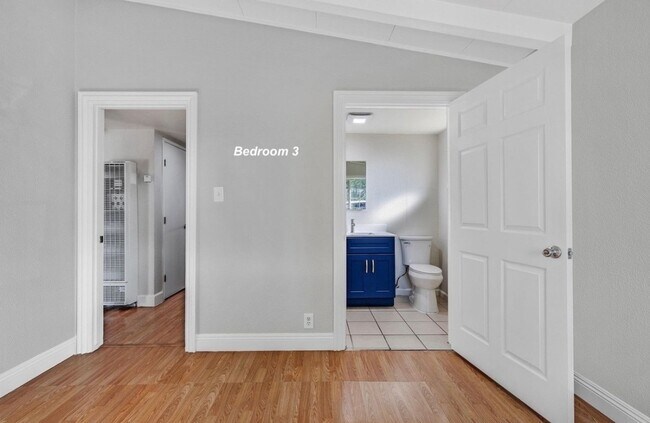 Building Photo - 3BD/2BA Single-Family Hayward Home for Rent 2 min From Ruus Elementary!