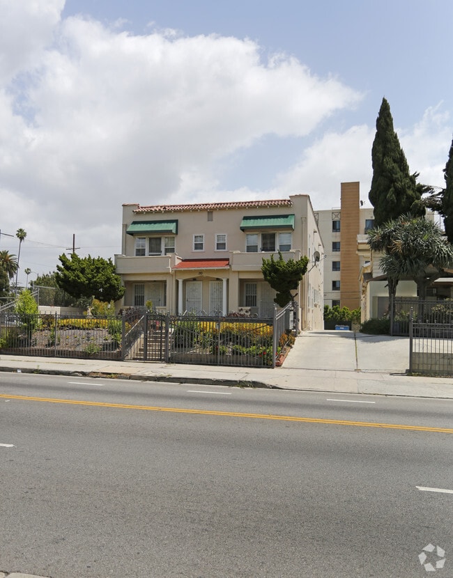 Building Photo - 310 S Wilton Pl