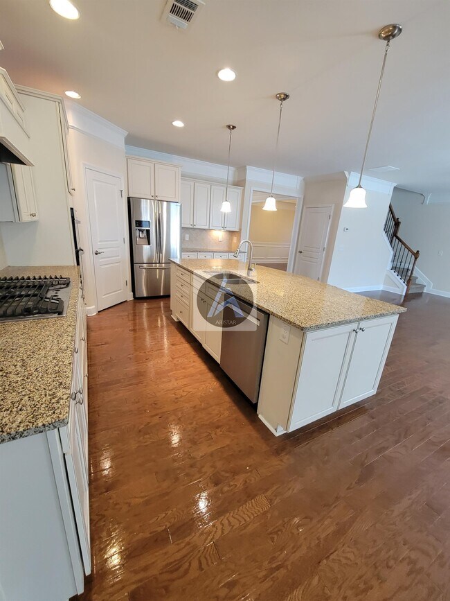 Building Photo - 1008 Applegate Dr