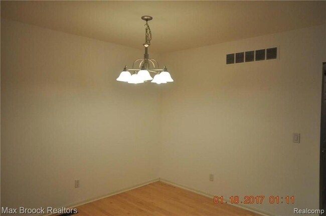 Building Photo - 156 Tiffany Ln Pvt