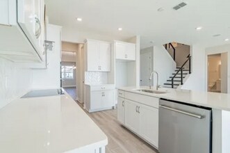 Building Photo - Stunning 5-Bedroom Executive Home with Lak...
