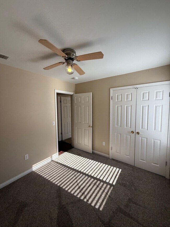 Building Photo - 5704 Pine Canyon Dr
