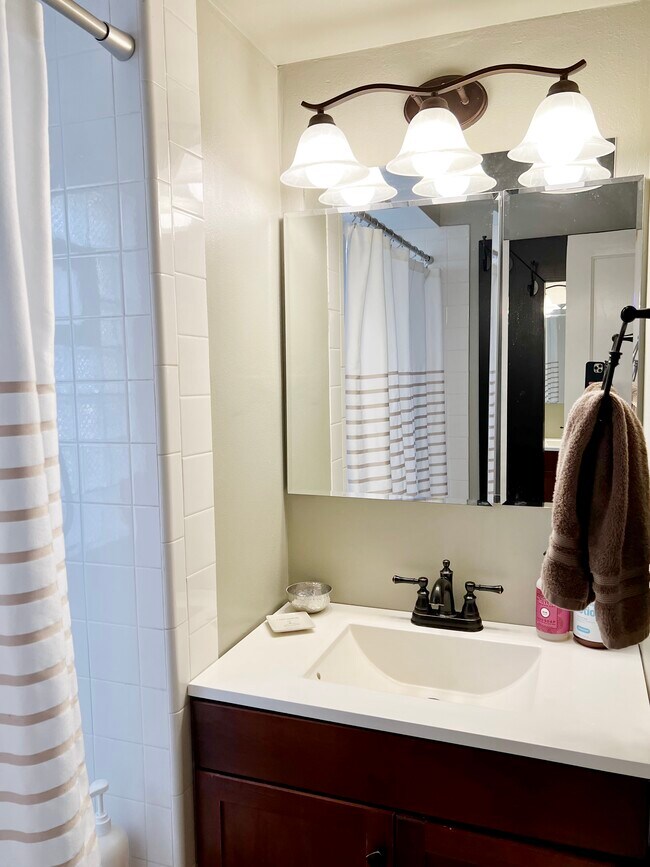 Building Photo - 2374 N 68th St