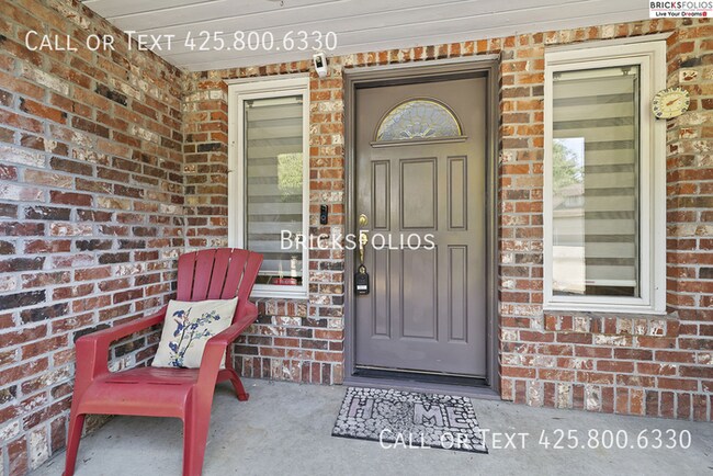 Building Photo - Luxurious 5-bedroom home in Sammamish with...