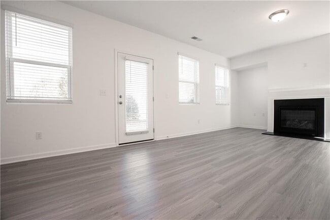 Building Photo - 5935 Osgood Pl