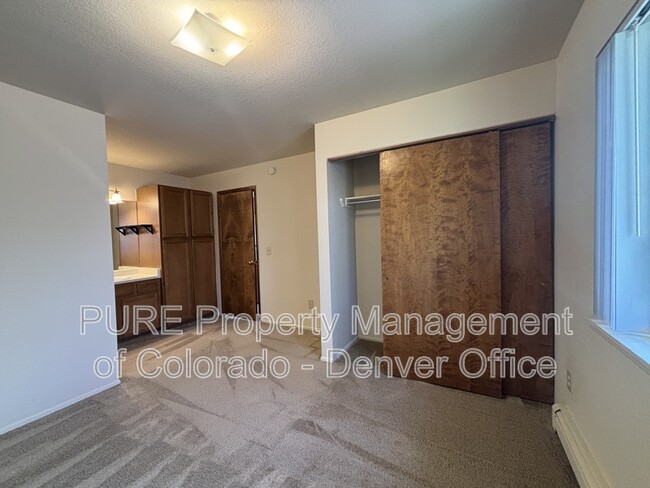 Building Photo - 3583 S Marion St