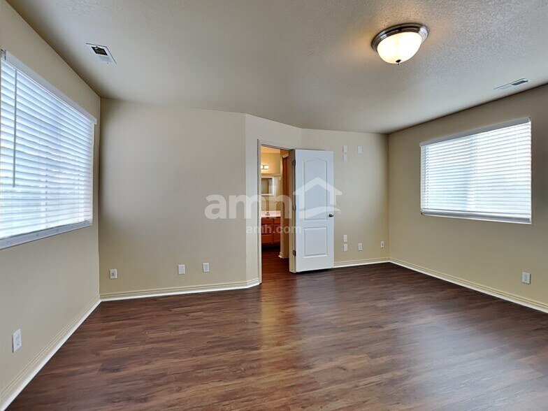 Building Photo - 1674 Dean Ave