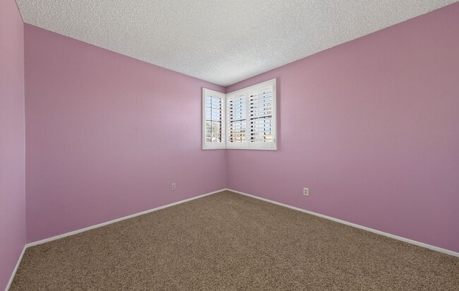 Building Photo - 3-Bedroom 2-Story Redlands Home with Big Backyard