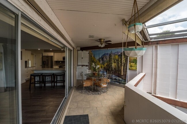 Building Photo - 203 W Greenway Dr