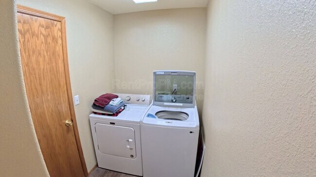Building Photo - 2425 Cochetopa Ct