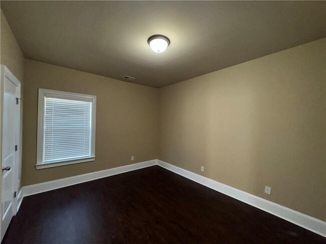 Building Photo - 352 Plymstock Dr