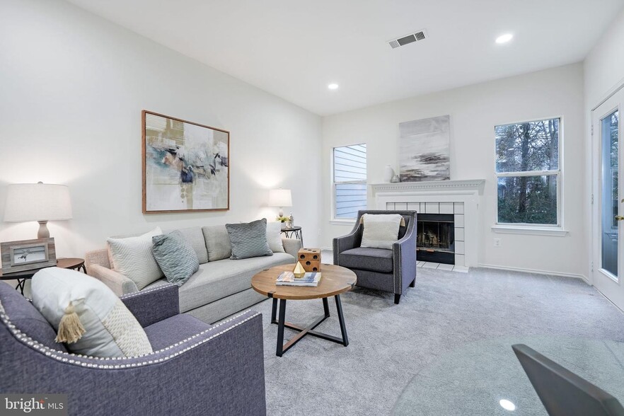 Building Photo - 4405 Sedgehurst Dr