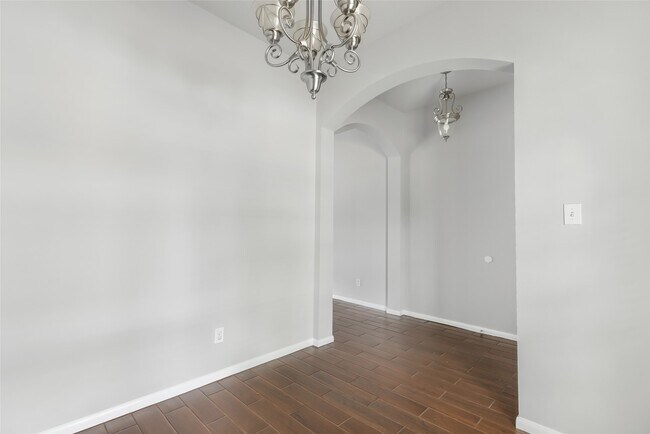 Building Photo - 21915 Saragosa Pond Ln