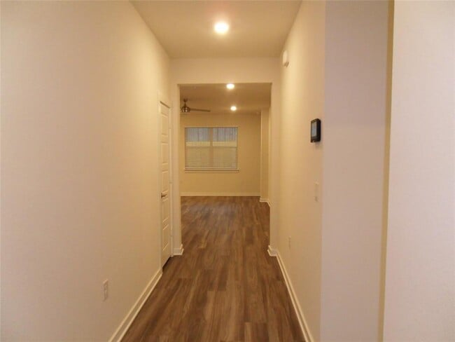 Building Photo - 14016 Lubeck Dr