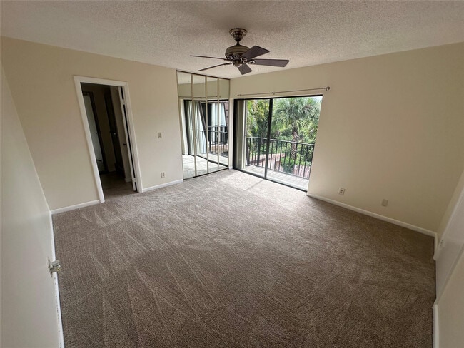 Building Photo - 5748 SE Riverboat Dr