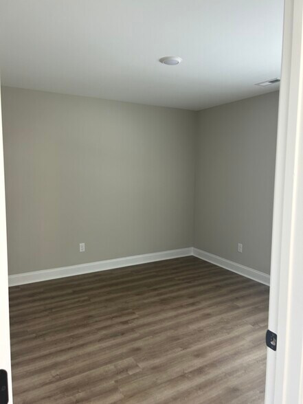 Building Photo - 302 Warrenfells St