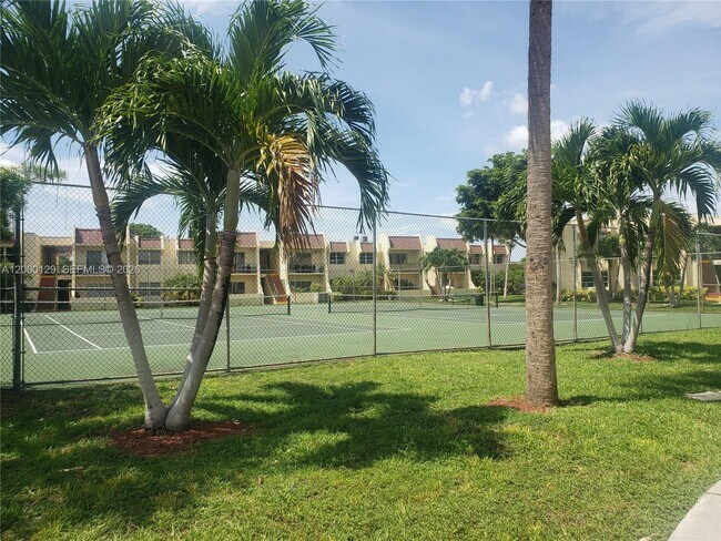 Building Photo - 13934 SW 90th Ave