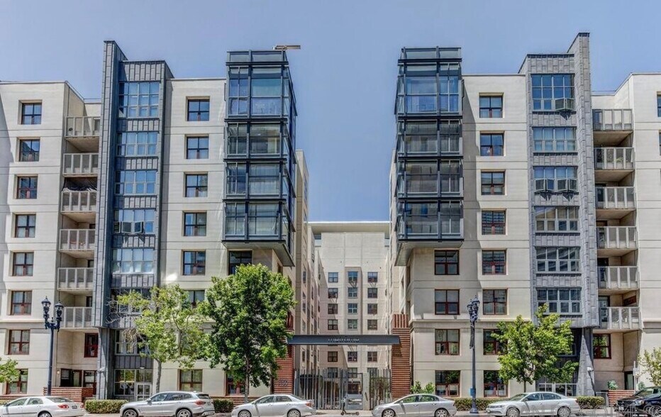 Building Photo - 1150 J St