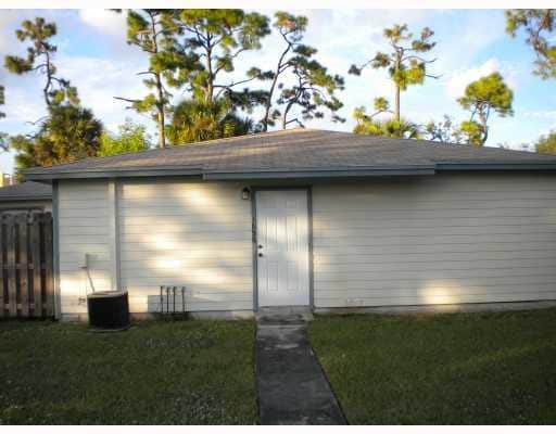 Building Photo - 1854 My Pl Ln