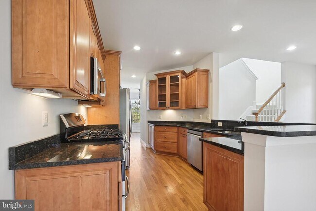 Building Photo - 47581 Royal Burnham Terrace