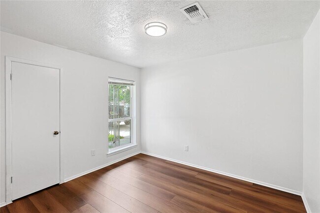 Building Photo - 11414 Montverde Ln