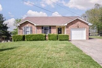Building Photo - Pet Friendly Three Bedroom!