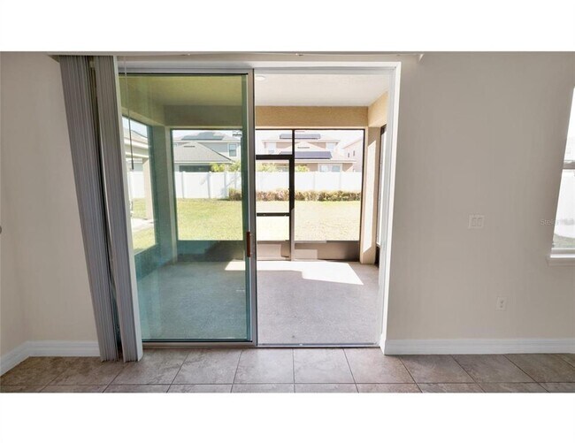 Building Photo - 2541 Rapollo Dr