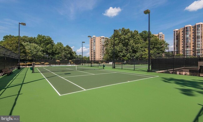 Building Photo - 5902 Mt Eagle Dr