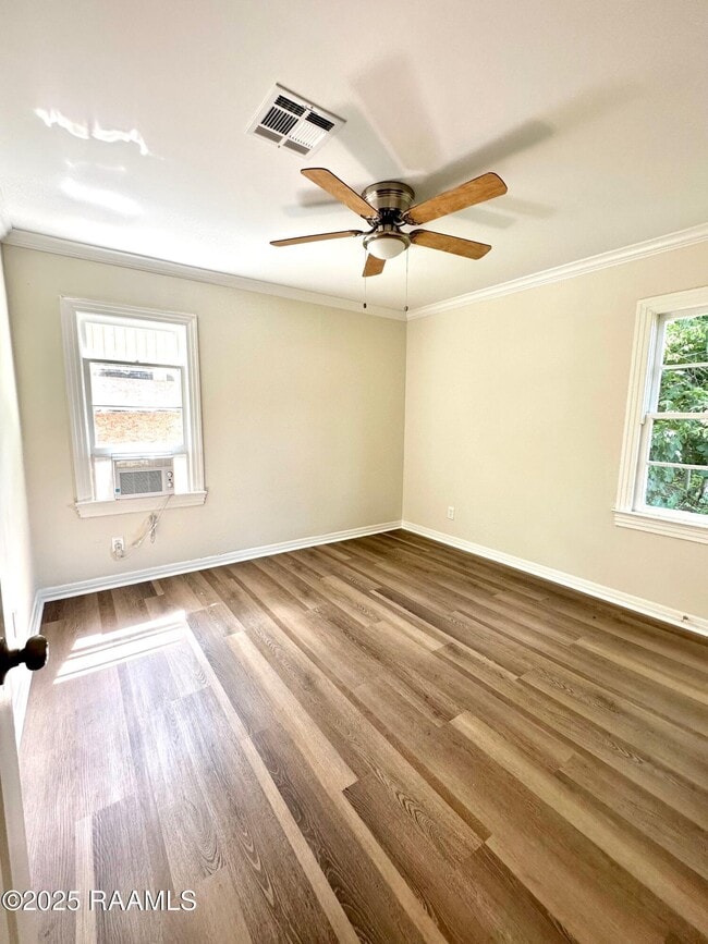 Building Photo - 239 Longview Dr