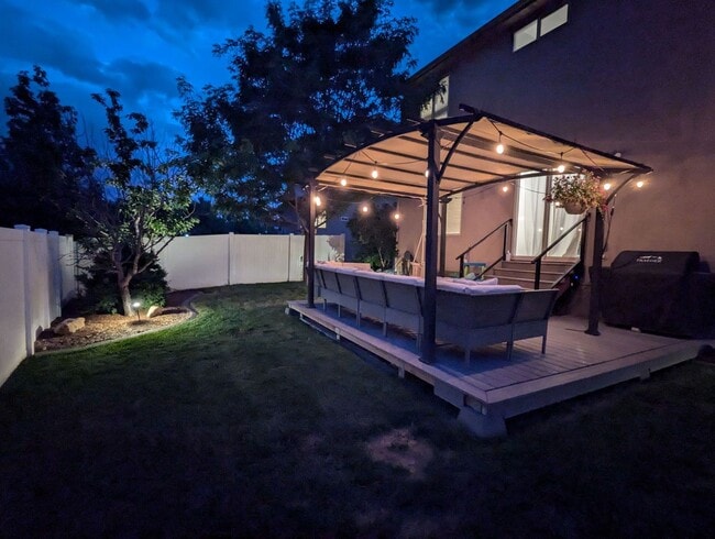 Building Photo - 5 Bedroom/3.5 Bathroom House in Lehi