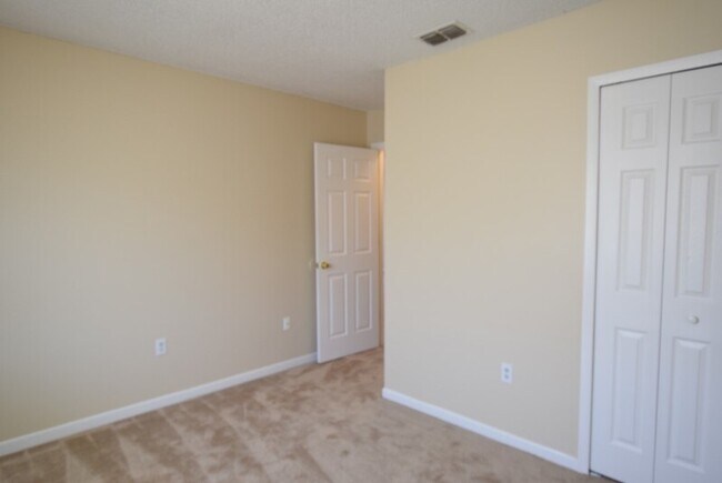 Building Photo - 112 Cory Ln