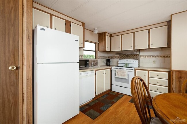 Building Photo - 2900 Spur Dr