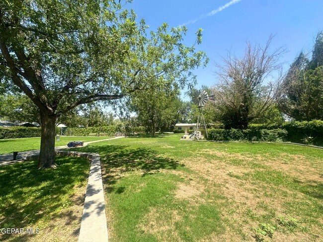 Building Photo - 1067 Villa Linda Way
