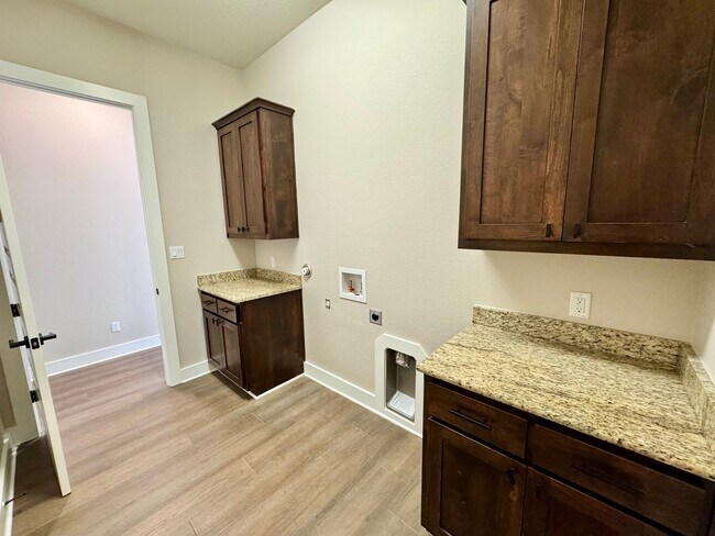 Building Photo - **APPLICATION RECEIVED** AVAILABLE NOW! One-of-a-Kind Luxury Estate | 5BD/3BA on 2 Acres in Liber...
