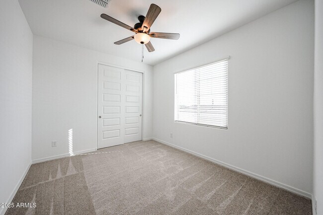 Building Photo - 25109 N 75th Ln