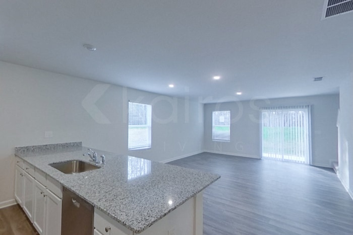 Building Photo - 316 Ironwood Ct