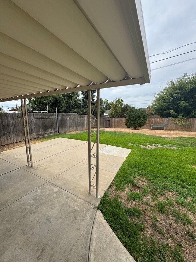 Building Photo - 511 Palermo Way