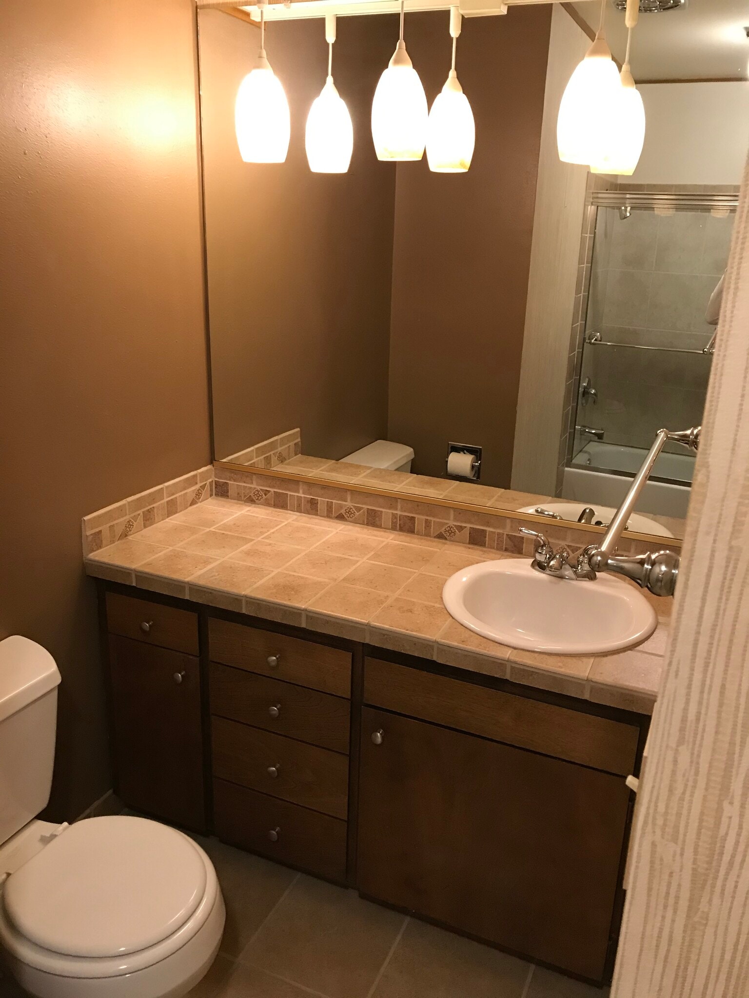 Building Photo - 2004 Kelso Ave