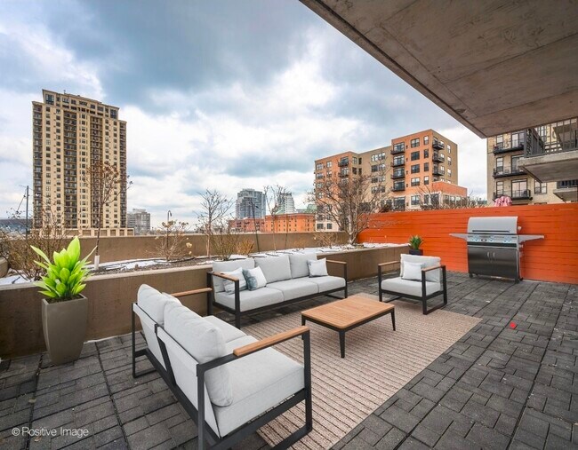 Building Photo - 5 E 14th Pl