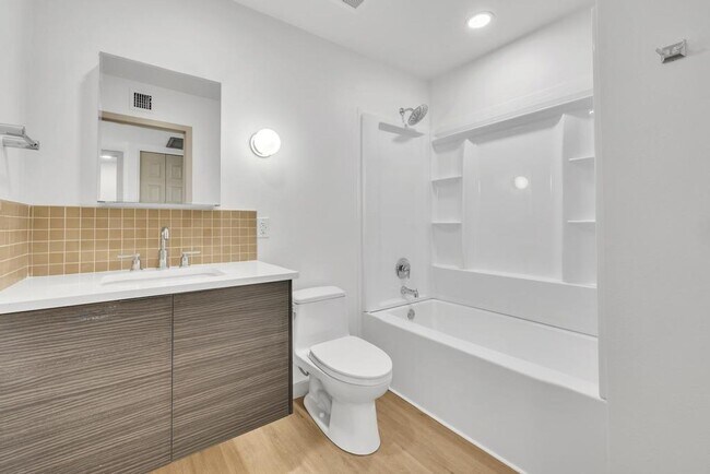 Building Photo - Completely Remodeled 6 bedroom/4 bath Home with New Pool