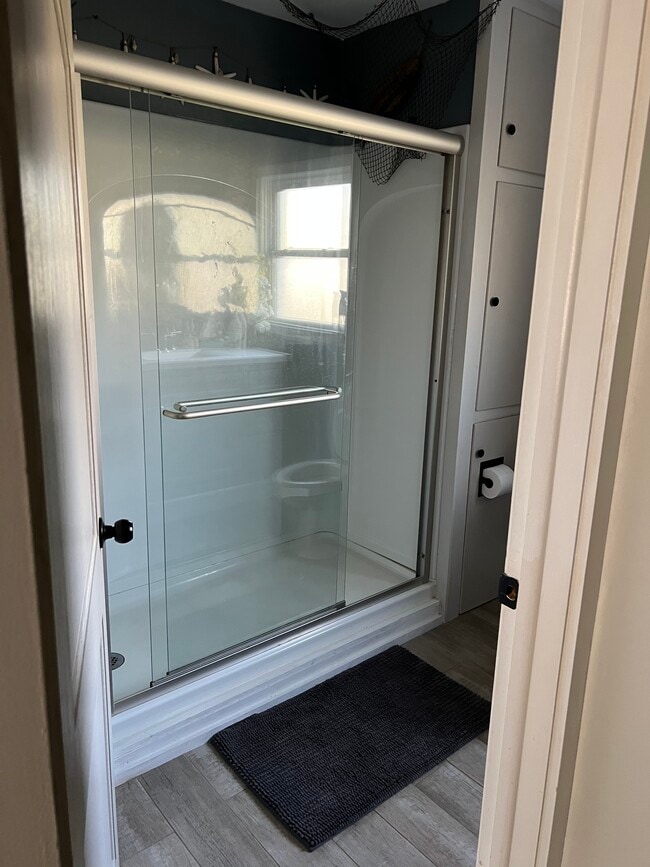 Building Photo - 3020 Parnell Ave