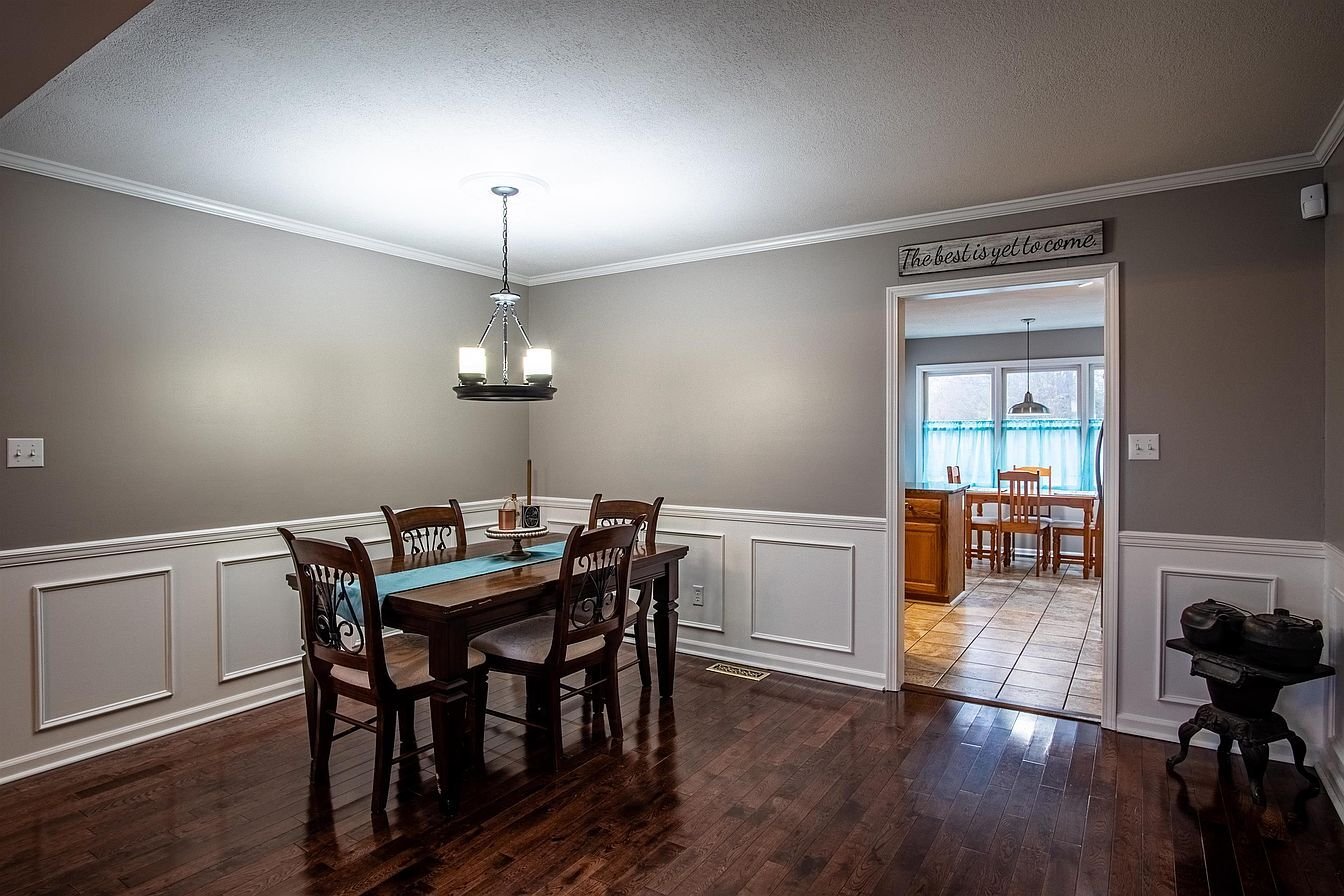 Building Photo - 304 Twin Oak Dr