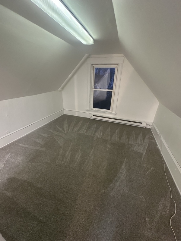 Building Photo - 9415 Edmunds Ave