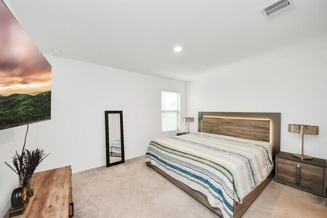 Building Photo - 7319 Clover Chase Dr