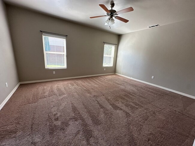Building Photo - 3 Bed 2 Bath Home
