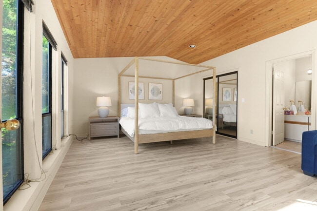 Building Photo - 112 Duck Ct