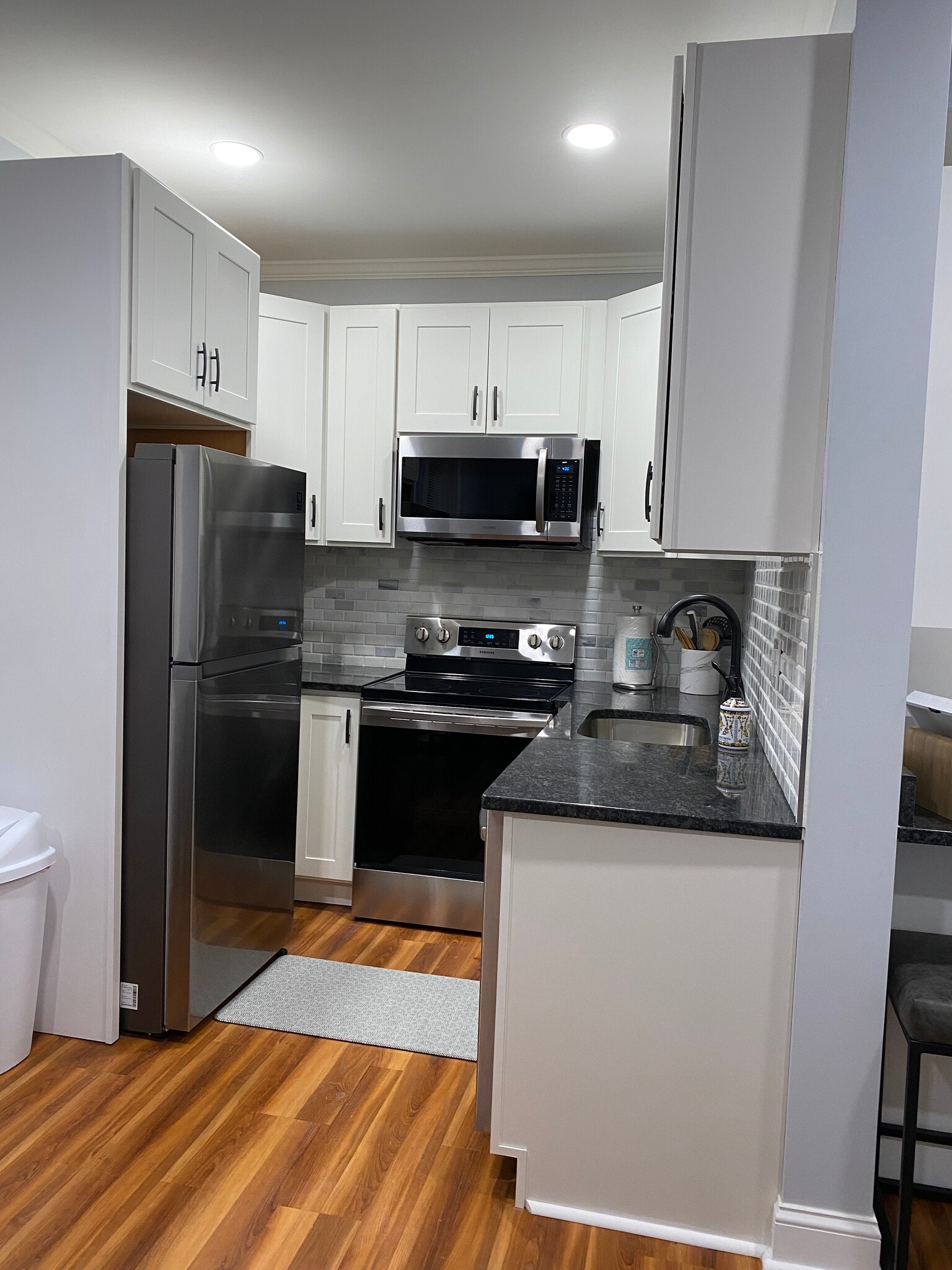 Kitchen - 32 Reedsdale St