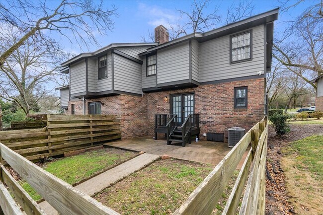 Building Photo - 541 N White St