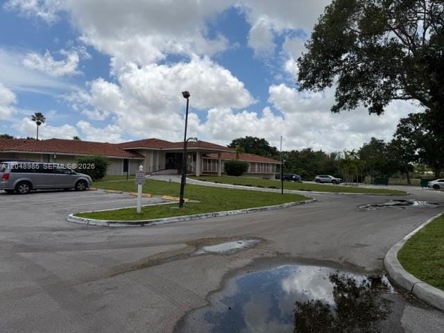 Building Photo - 4174 Inverrary Dr